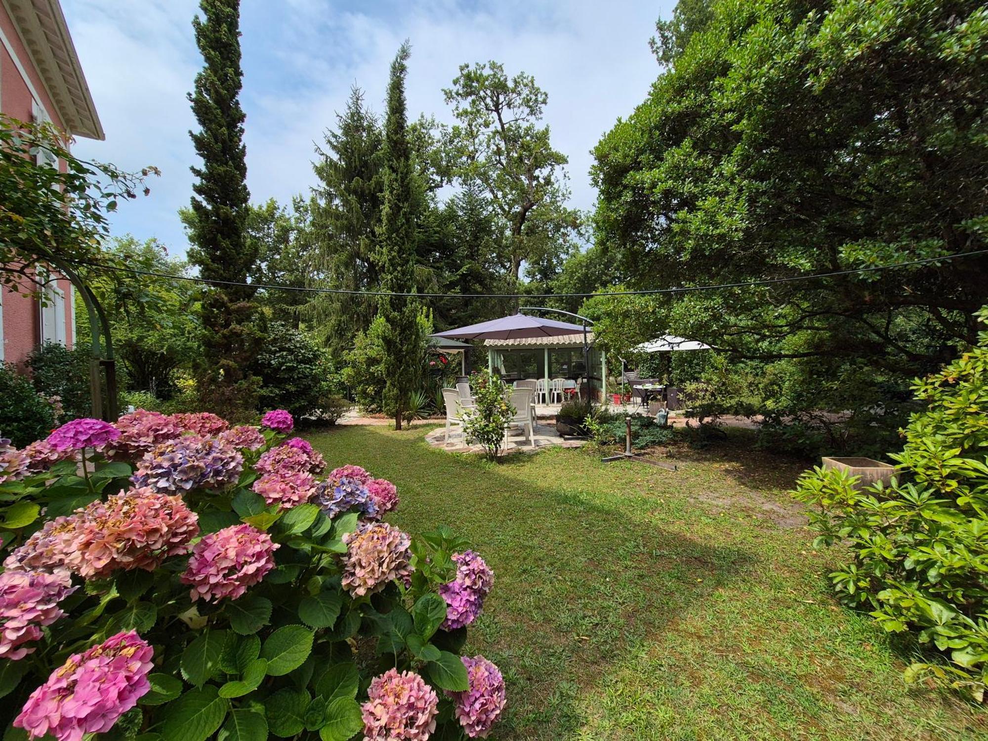 Manoir De Tireveste Lesperon  Luaran gambar